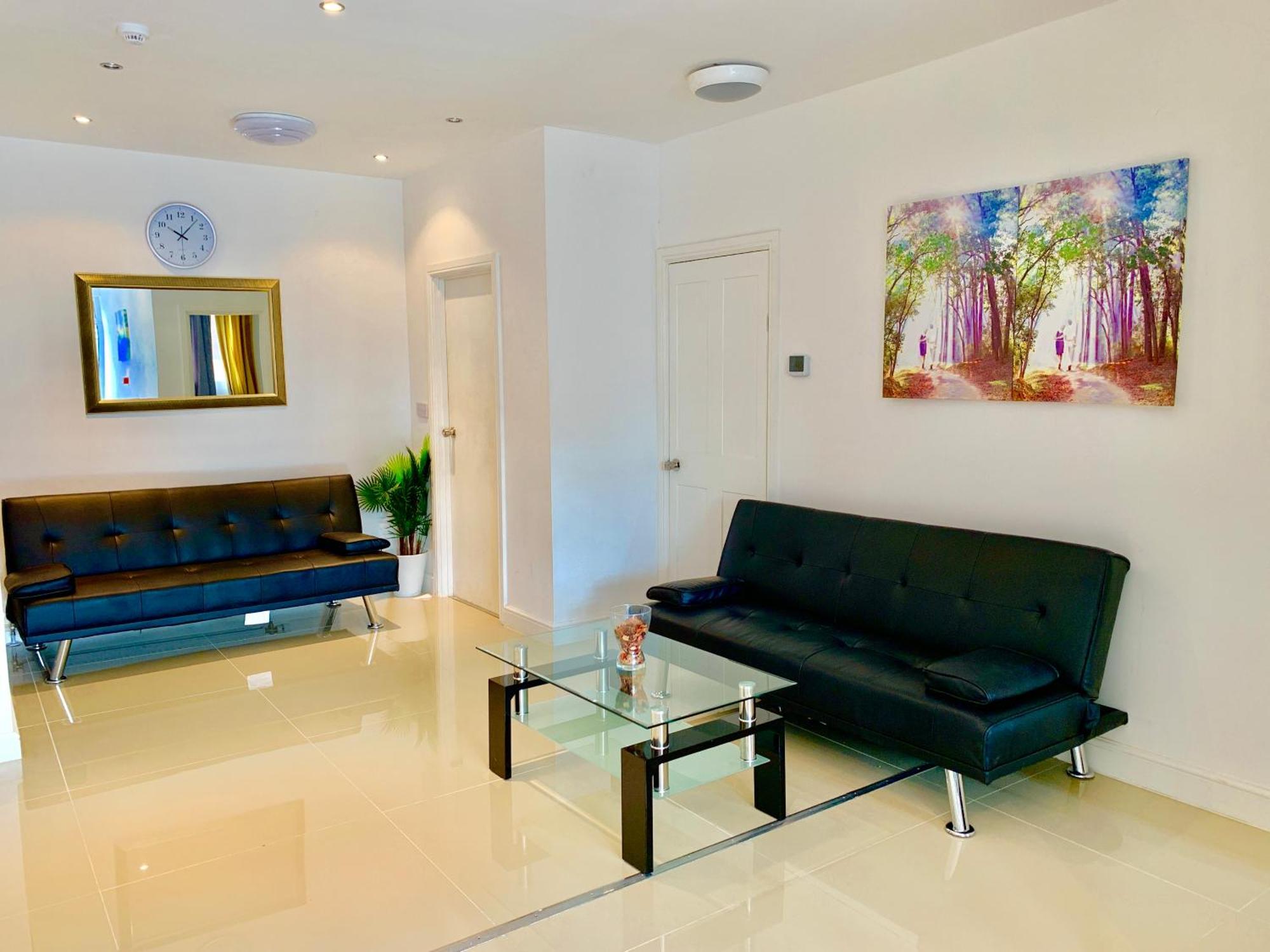 אילפורד London Studio Apartments, Private Bathrooms And Parking מראה חיצוני תמונה
