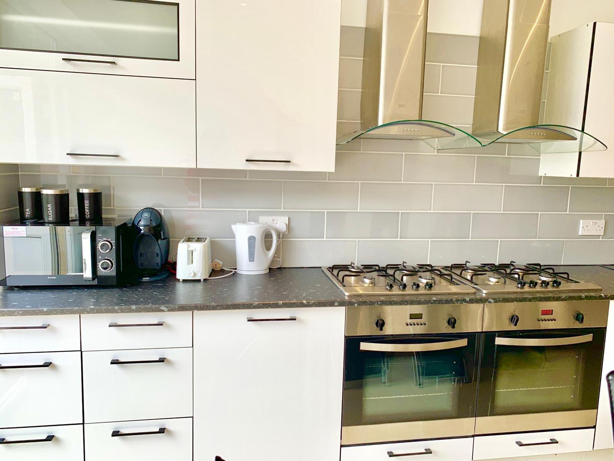 אילפורד London Studio Apartments, Private Bathrooms And Parking מראה חיצוני תמונה