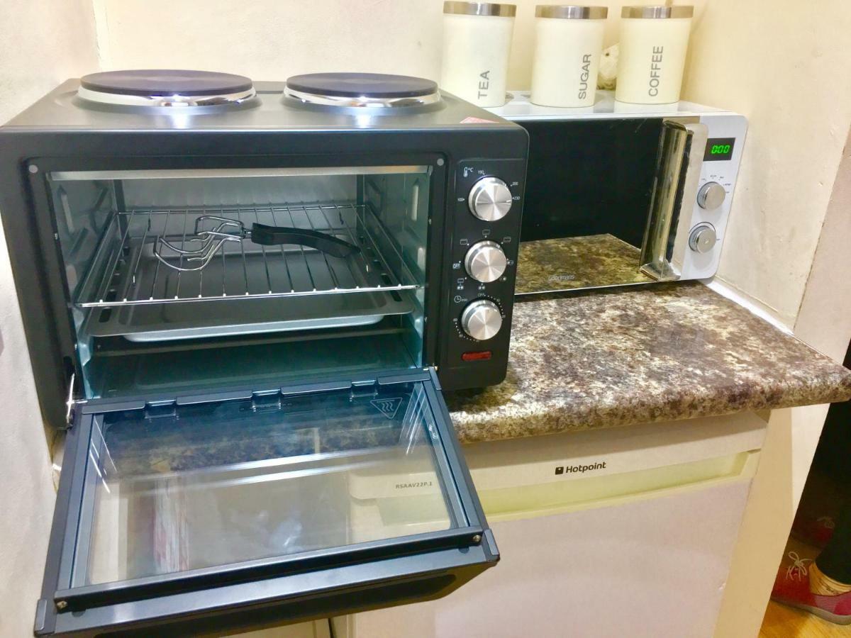 אילפורד London Studio Apartments, Private Bathrooms And Parking מראה חיצוני תמונה