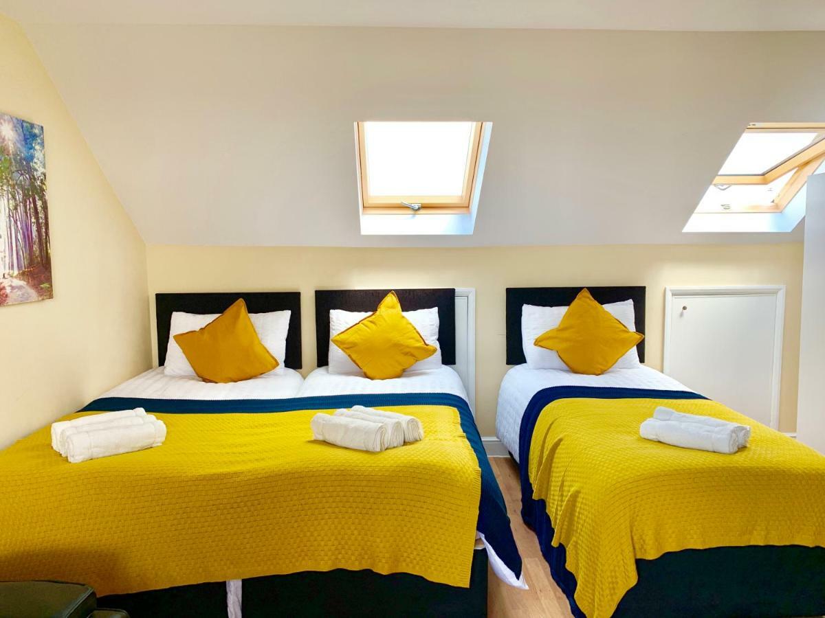 אילפורד London Studio Apartments, Private Bathrooms And Parking מראה חיצוני תמונה