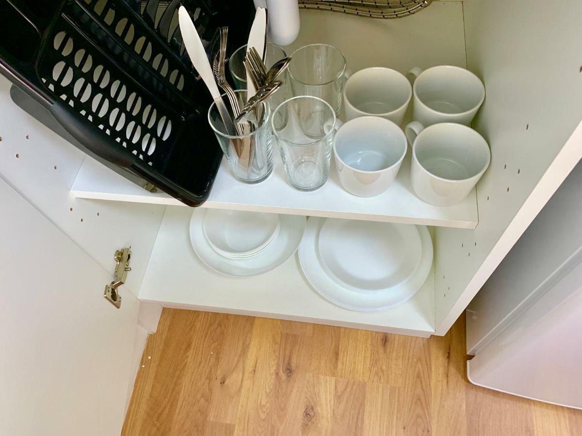 אילפורד London Studio Apartments, Private Bathrooms And Parking מראה חיצוני תמונה