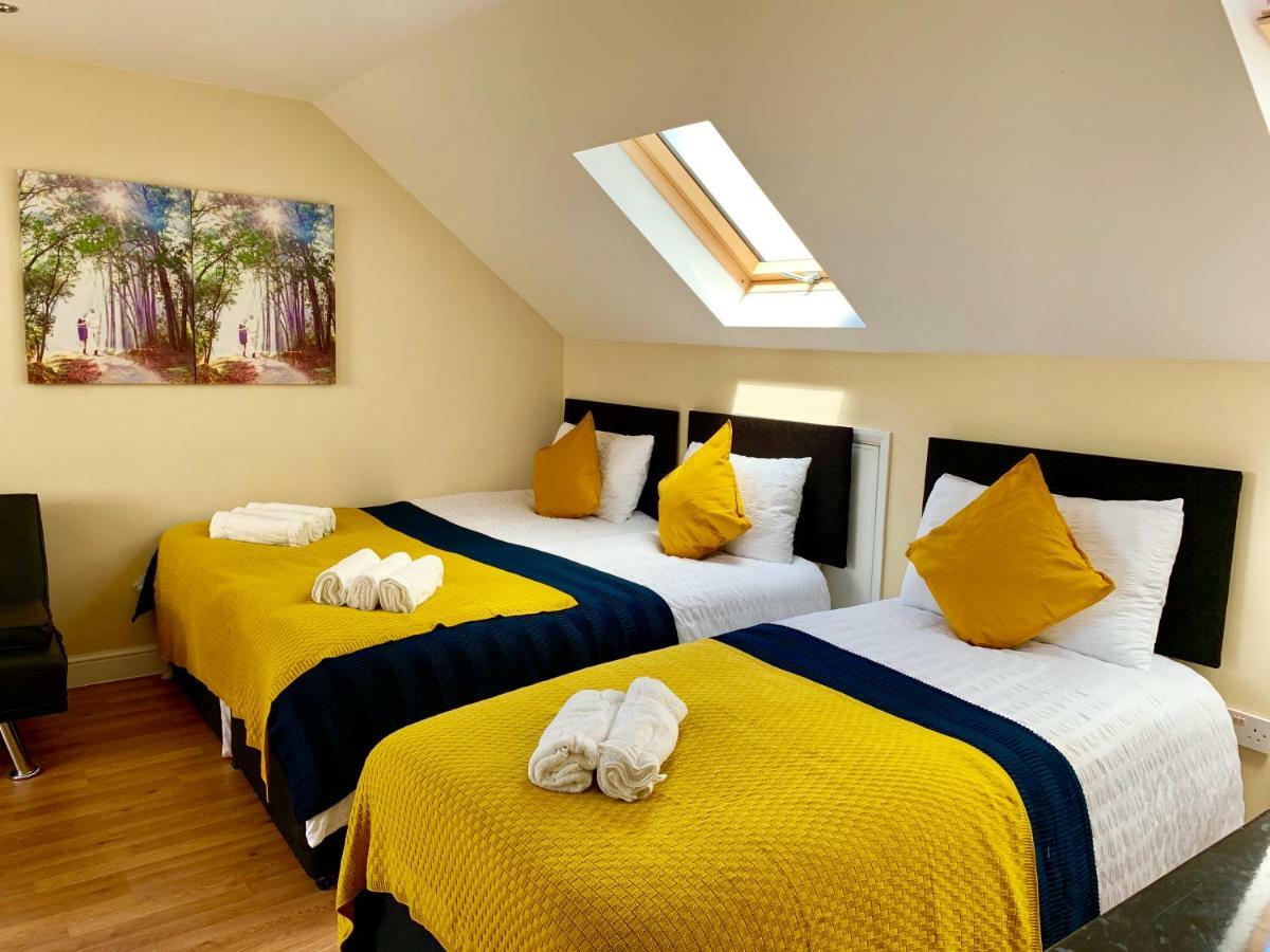 אילפורד London Studio Apartments, Private Bathrooms And Parking מראה חיצוני תמונה